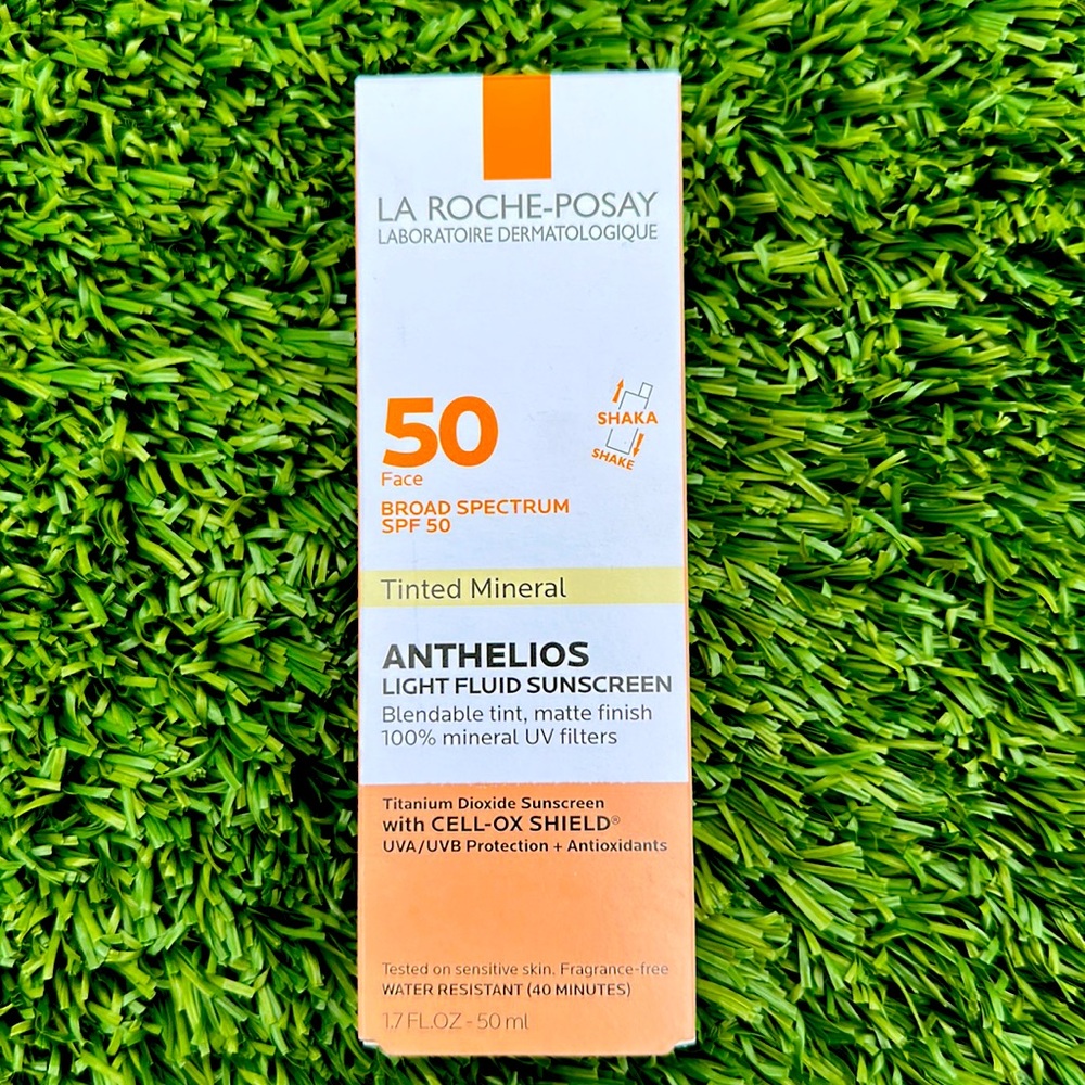 LA Roche-Posay Anthelios Tinted Mineral Face Sunscreen, SPF 50